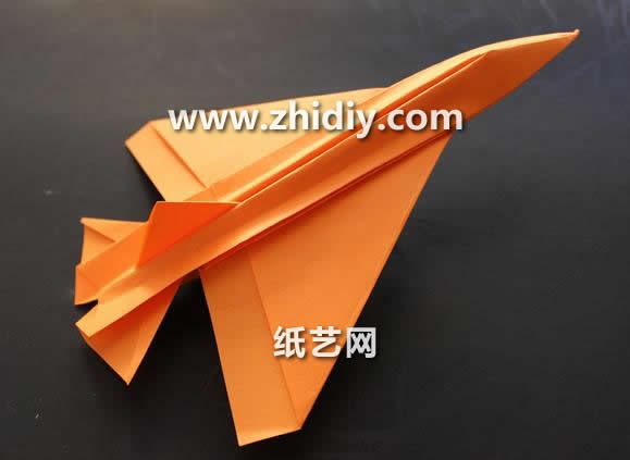 纸飞机的折纸视频教程手把手教你制作超酷的折纸喷气式战斗机