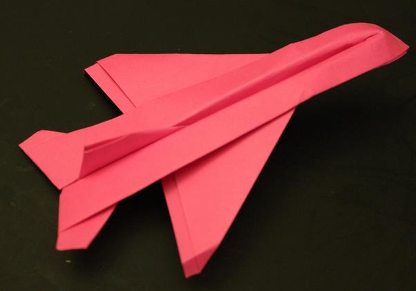 折纸轰炸机之TSR-2英国航太折纸轰炸机的手工折纸视频教程