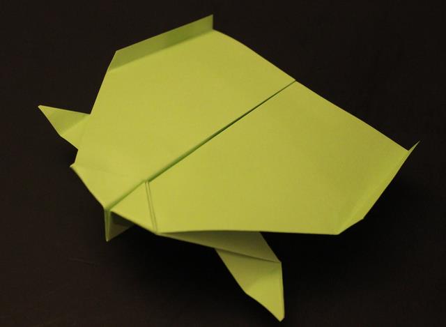 纸飞机的折法之鲨鱼折纸滑翔机的手工制作视频教程