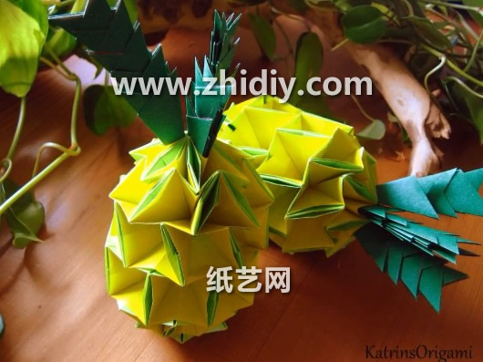 手工折纸菠萝的折纸图解教程教你制作精美的折纸菠萝