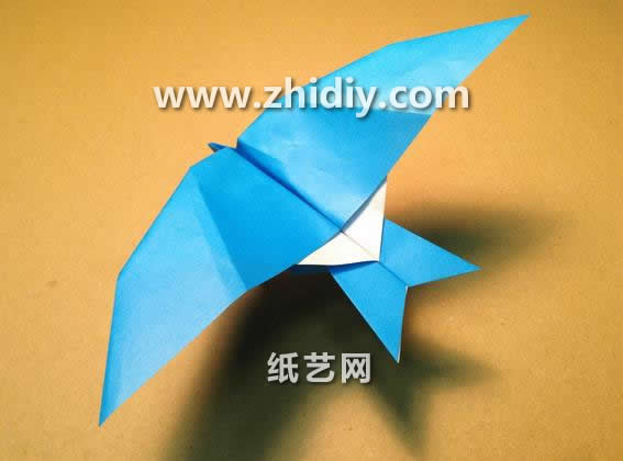 折纸大全教你如何制作手工折纸燕子的折法视频教程