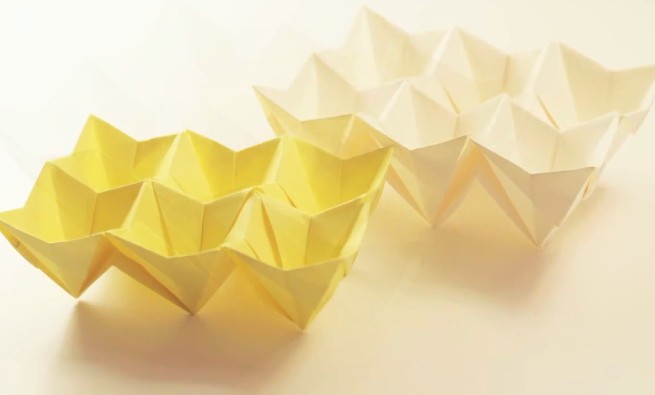 复活节折纸蛋托教你如何用手工折纸大全的方式制作出一套彩蛋蛋托