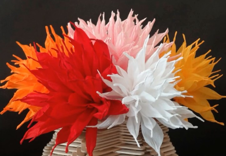 母亲节手工礼物之皱纹纸纸艺花束的手工制作视频教程