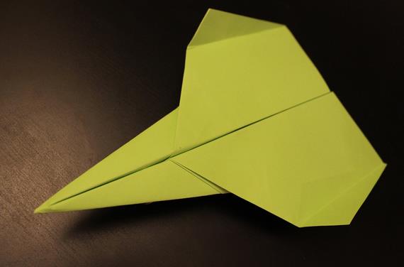 超人折纸滑翔机的折法视频教程教你制作空中之王折纸飞机