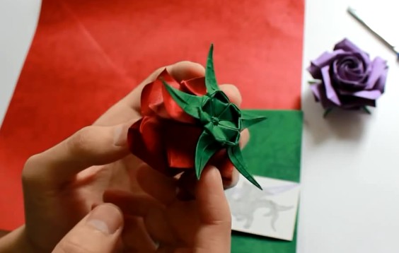 折纸玫瑰花折法之佐藤折纸玫瑰花萼部分的手工折纸教程