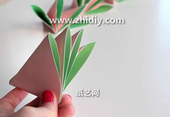 学习折纸花的折纸制作教程让我们制作出漂亮的折纸花