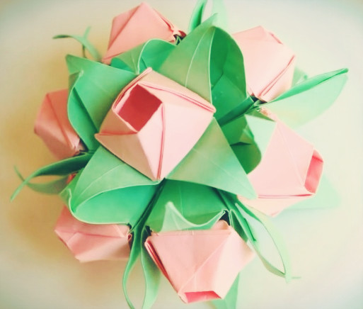折纸玫瑰花的折法教程之花球式纸玫瑰花束手工折纸视频教程
