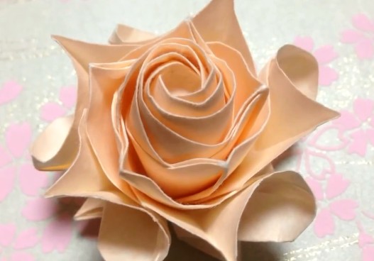 折纸玫瑰花的折法大全之旋转立体折纸玫瑰花的手工折纸视频教程