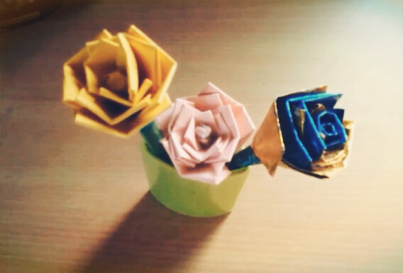 纸玫瑰花的简单折法视频教程教你制作手工纸玫瑰