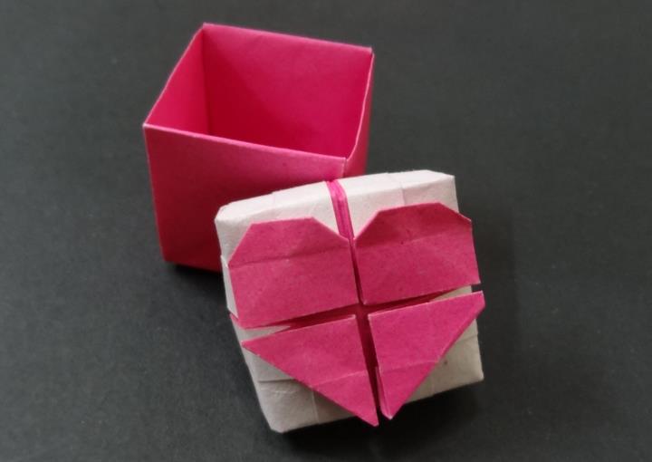 情人节折纸心小礼盒的手工折纸盒子折法视频教程