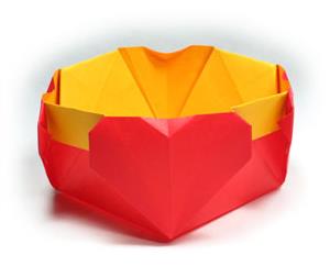 情人节手工折纸心盒子的基本折法教程
