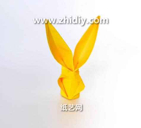 手工折纸小兔子的折纸视频教程教你快速的制作出一个可爱的折纸小兔子