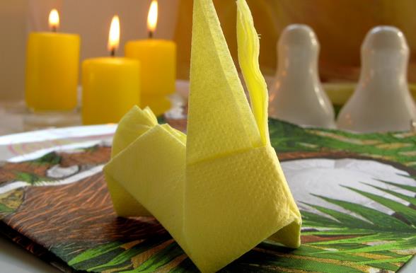 中秋节餐桌装饰之可爱折纸小兔子手工制作教程