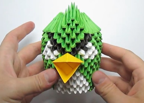 折纸三角插教程教你制作绿色的愤怒的小鸟手工折纸三角插