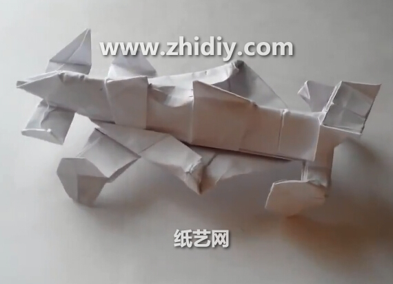 手工折纸F1赛车的折法教程手把手教你如何制作出超酷的折纸赛车