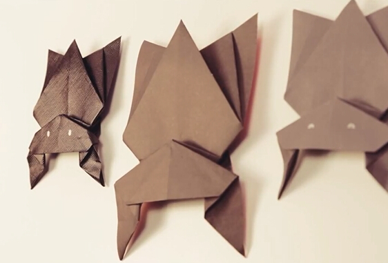 万圣节手工折纸制作教程教你悬挂着的折纸蝙蝠