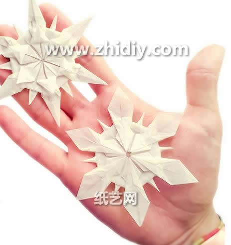 手工制作大全手把手教你学习折纸雪花如何进行制作