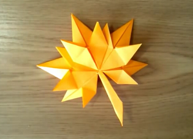 组合折纸枫叶的手工制作教程