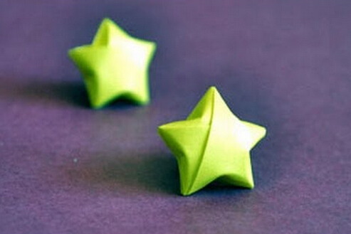 纸星星的折法视频，折星星的方法，纸编星星如何制作