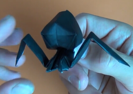 万圣节折纸蜘蛛教你手工制作折纸蜘蛛教程