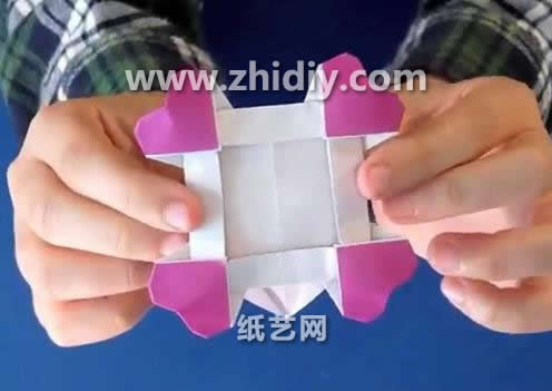 手工折纸心的折纸教程教你学习简单的折纸心相框的折法