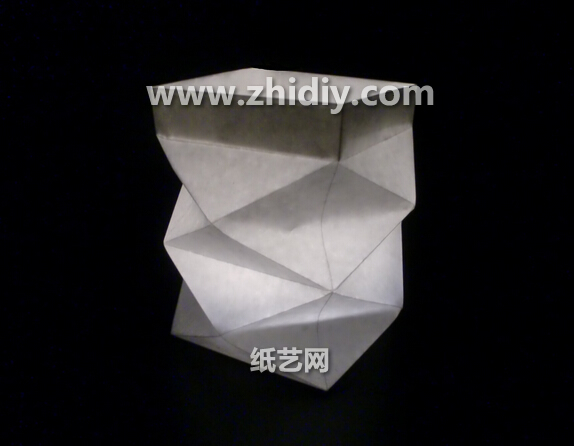 灯笼手工制作方法教你利用折纸的方式制作出可爱的折纸灯笼