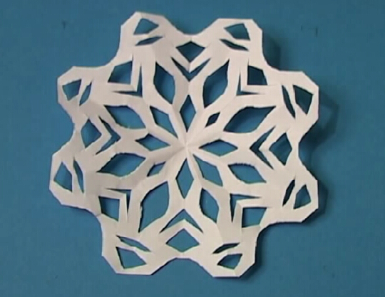 简单圣诞节雪花剪纸手工制作教程教你雪花剪纸的制作方法