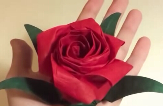 折纸玫瑰花之五角川崎玫瑰花的手工折纸教程