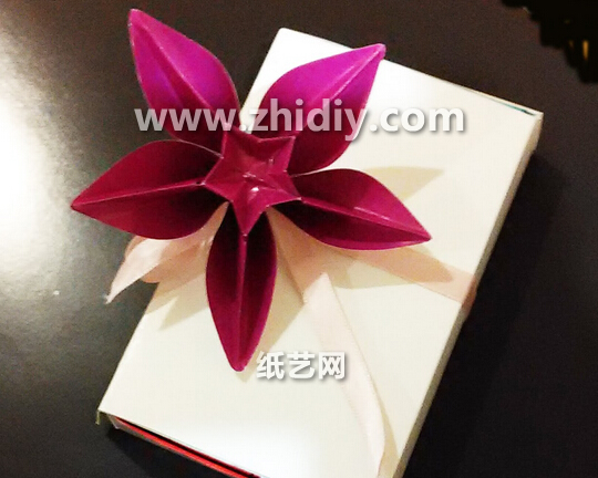 新年手工折纸花教程手把手教你制作出精美的折纸花