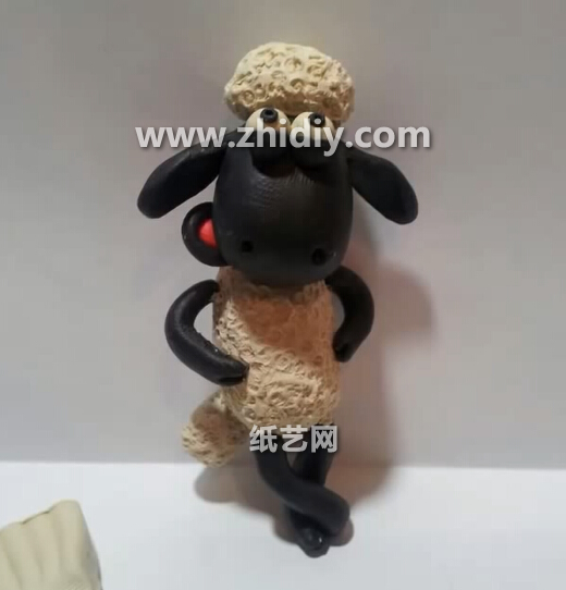 手工卡通粘土羊的手工制作教程教你制作出可爱的羊年粘土羊