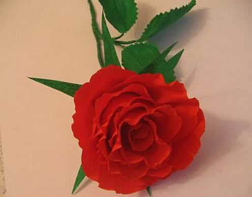 皱纹纸艺术玫瑰花的手工纸艺DIY制作教程