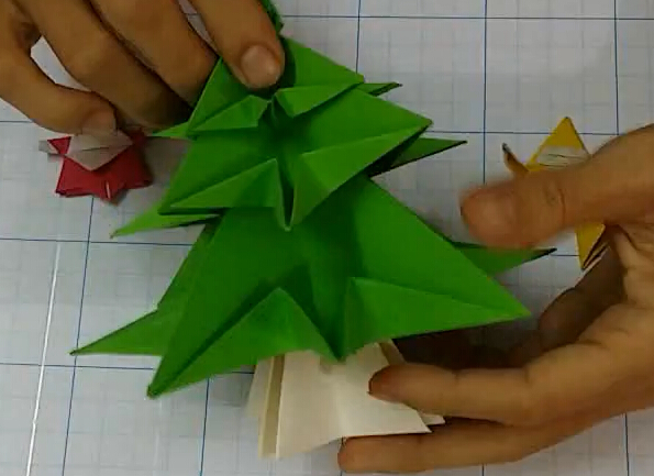 圣诞树手工折纸制作教程教你手工自制圣诞树