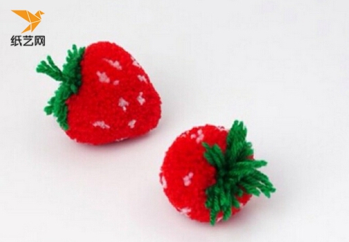 手工编织可爱毛线球草莓制作教程图解