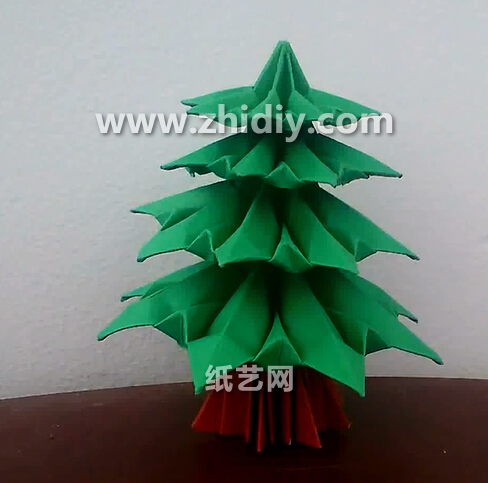圣诞节圣诞树的折纸教程手把手教你学习如何制作折纸圣诞树