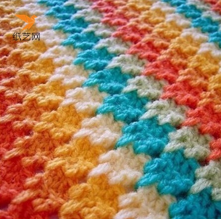 怎样编织毛毯？手工钩针编织彩虹毛线毯教程图解