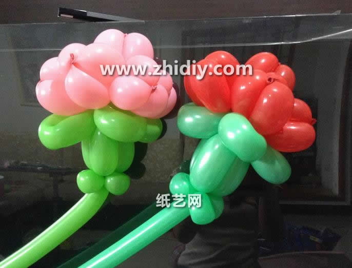 气球造型的手工制作教程教我们学会康乃馨气球造型的制作