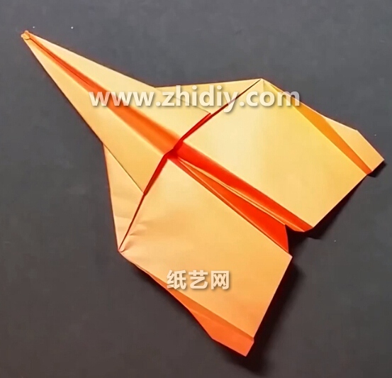 滑翔式折纸战斗机的折法教程手把手教你制作出精致折纸飞机