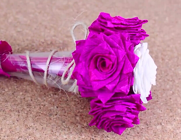纸玫瑰花束教你情人节手工纸玫瑰花束如何制作