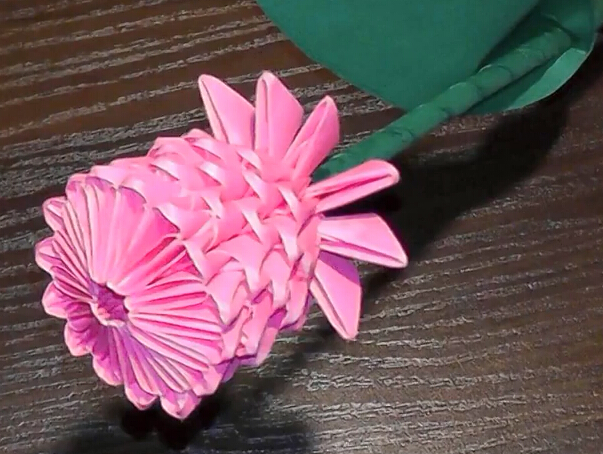 纸玫瑰折纸三角插玫瑰的折法视频教程
