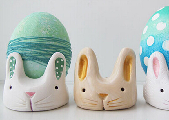 用软陶制作盛放复活节彩蛋的复活节兔子蛋托的方法教程