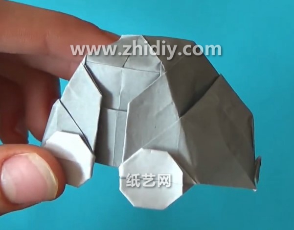 手工折纸小汽车的折法制作教程教你学习如何折纸制作小汽车