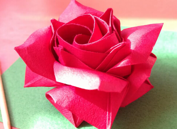 立体折纸玫瑰花的手工玫瑰花折纸大全教程