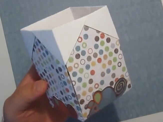 怎么做笔筒？手工折纸笔筒折法视频教程