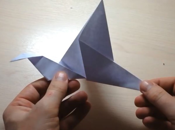会扇动翅膀的折纸鸟的折纸视频教程