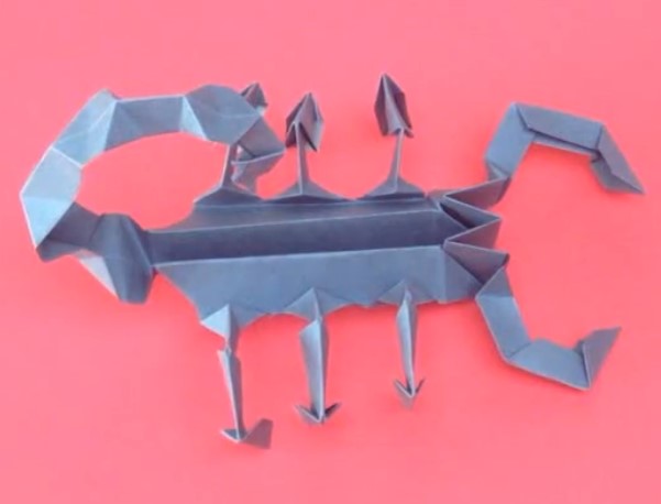简单折纸蝎子的手工制作方法教程