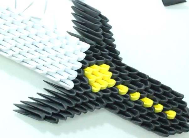 折纸三角插宝剑的折纸视频手工制作教程