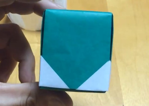 精致小清新风格折纸小盒子的折纸视频教程