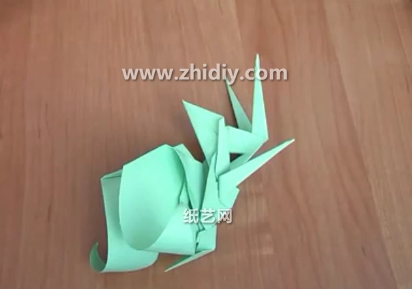 手工立体折纸天使的折法制作教程教会我们如何完成折纸天使的折叠