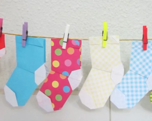 儿童折纸袜子的简单折纸视频教程