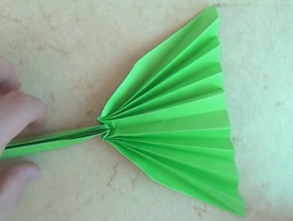 简单折纸扫帚的手工折法制作教程